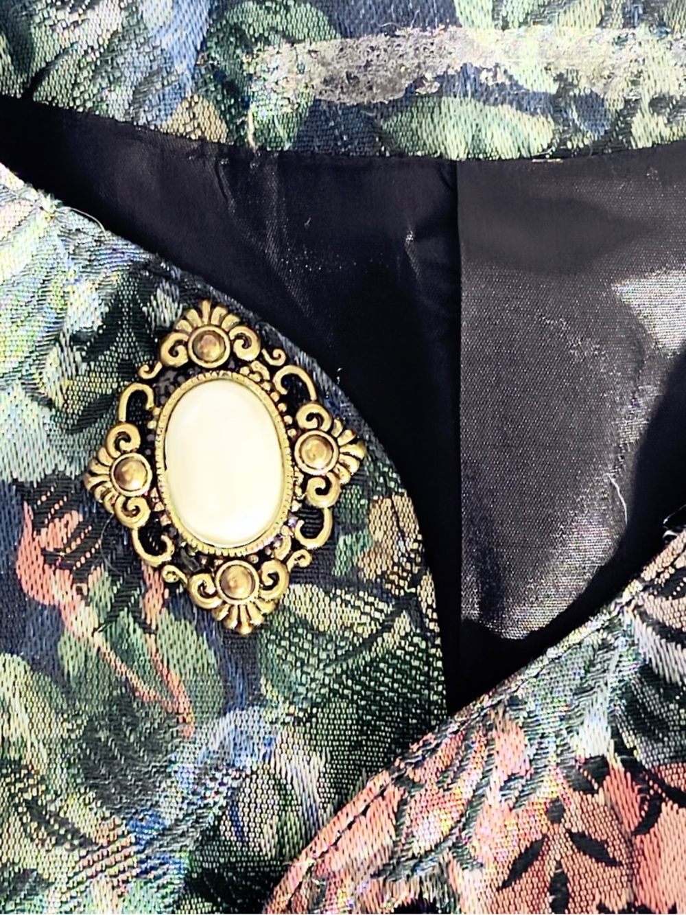 • vintage floral tapestry brocade blazer • - Picture 4 of 5